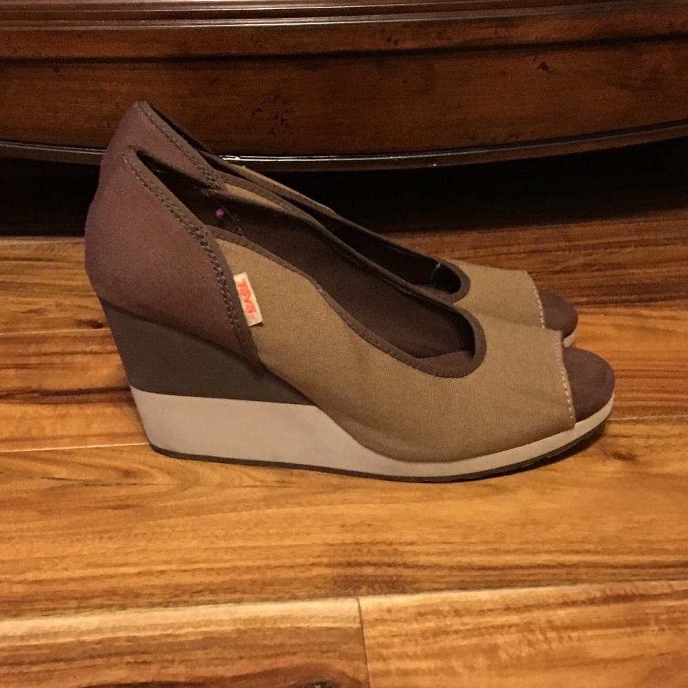 Teva Mush peep toe platform wedge sandal
